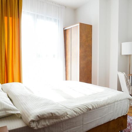 Hotel Fantazia Oradea Buitenkant foto